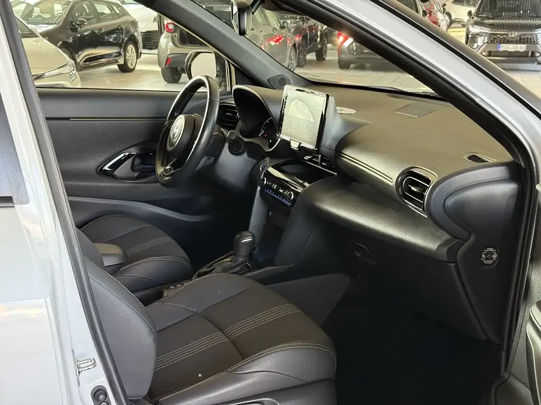 Toyota Yaris Cross 1.5 VVT-i Hybrid Adventure - Thumbnail 11