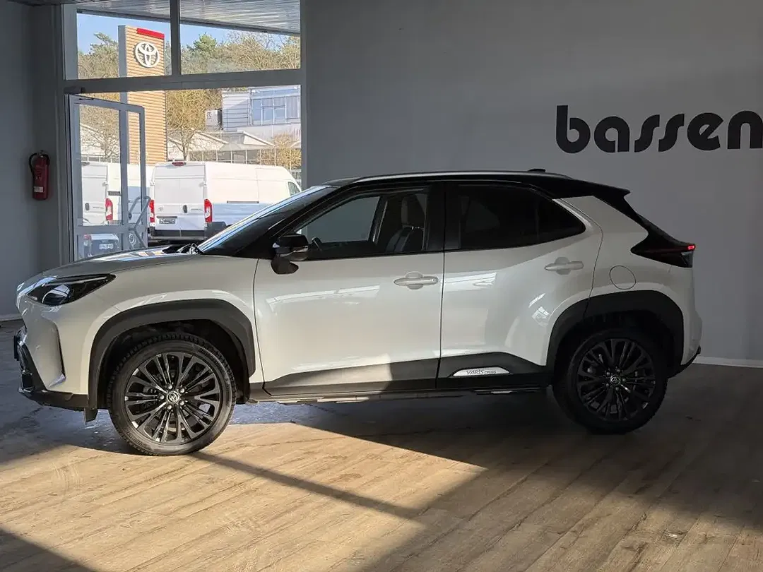 Toyota Yaris Cross 1.5 VVT-i Hybrid Adventure - Thumbnail 3