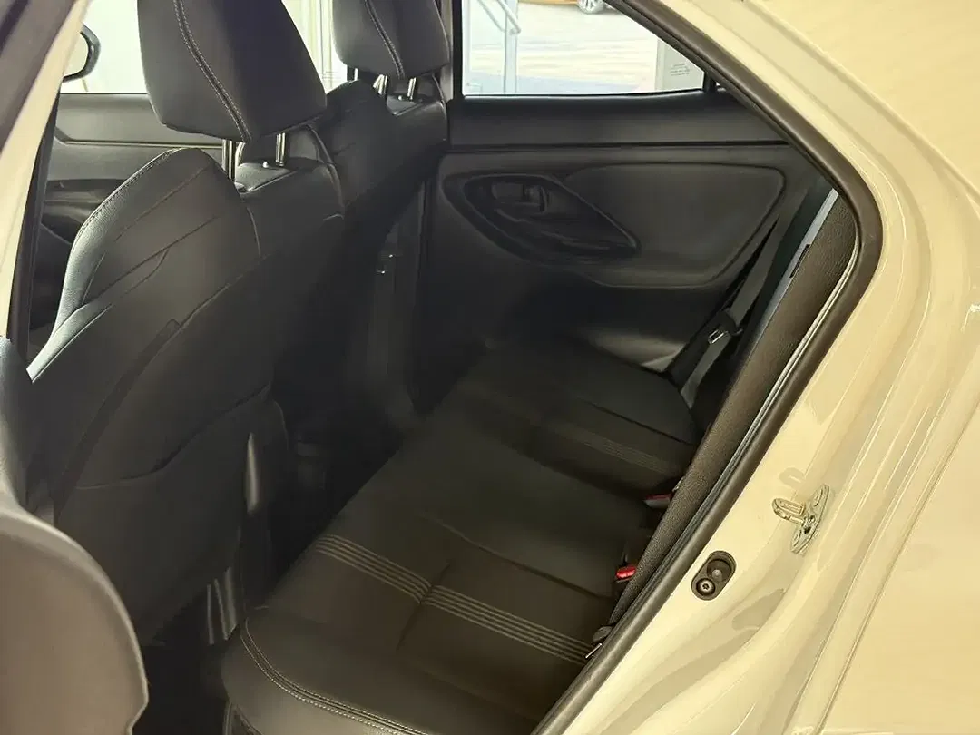 Toyota Yaris Cross 1.5 VVT-i Hybrid Adventure - Thumbnail 9