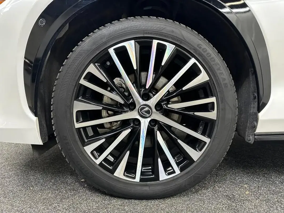 Lexus RZ - Thumbnail 13