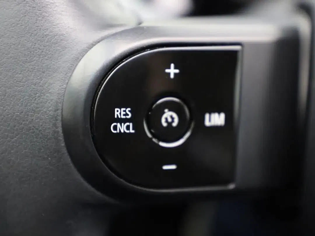 MINI One Cabrio Facelift - Thumbnail 11