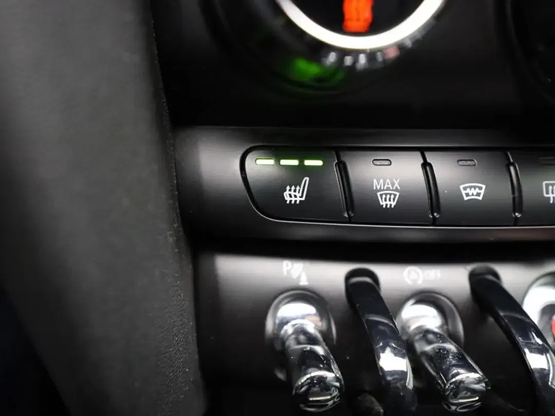 MINI One Cabrio Facelift - Thumbnail 13