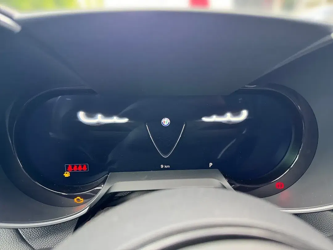 Alfa Romeo Giulia Quadrifoglio - Thumbnail 12