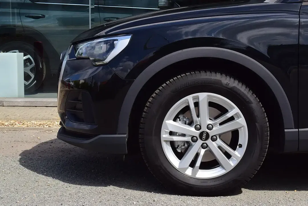 Audi Q3 - Thumbnail 12