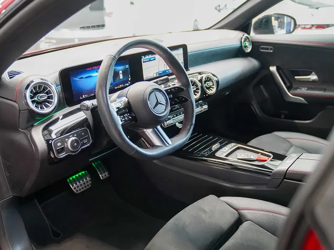 Mercedes-Benz CLA 250 AMG Line Night - Thumbnail 15