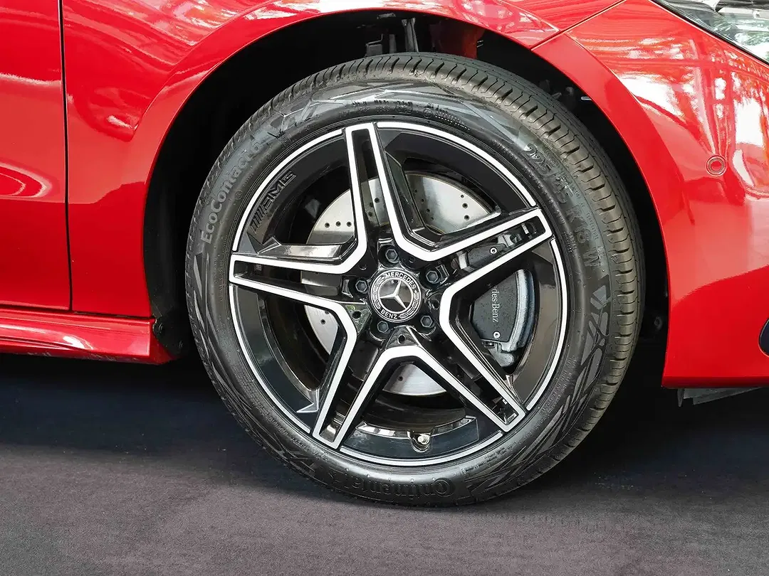 Mercedes-Benz CLA 250 AMG Line Night - Thumbnail 2