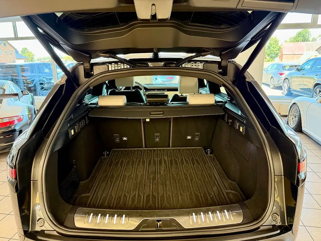 Land Rover Range Rover Velar R-Dynamic HSE Design - Thumbnail 10