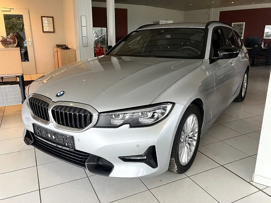 BMW 320 Sport Line - Thumbnail 1