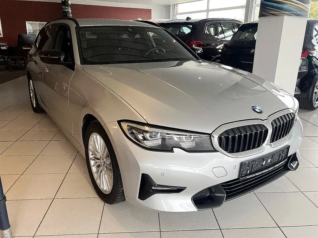 BMW 320 Sport Line - Thumbnail 3