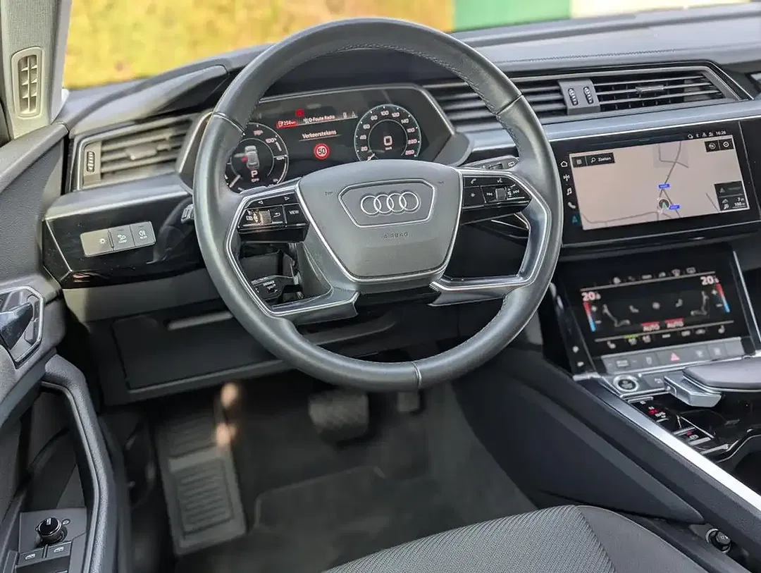 Audi Q8 e-tron 55 - Thumbnail 5