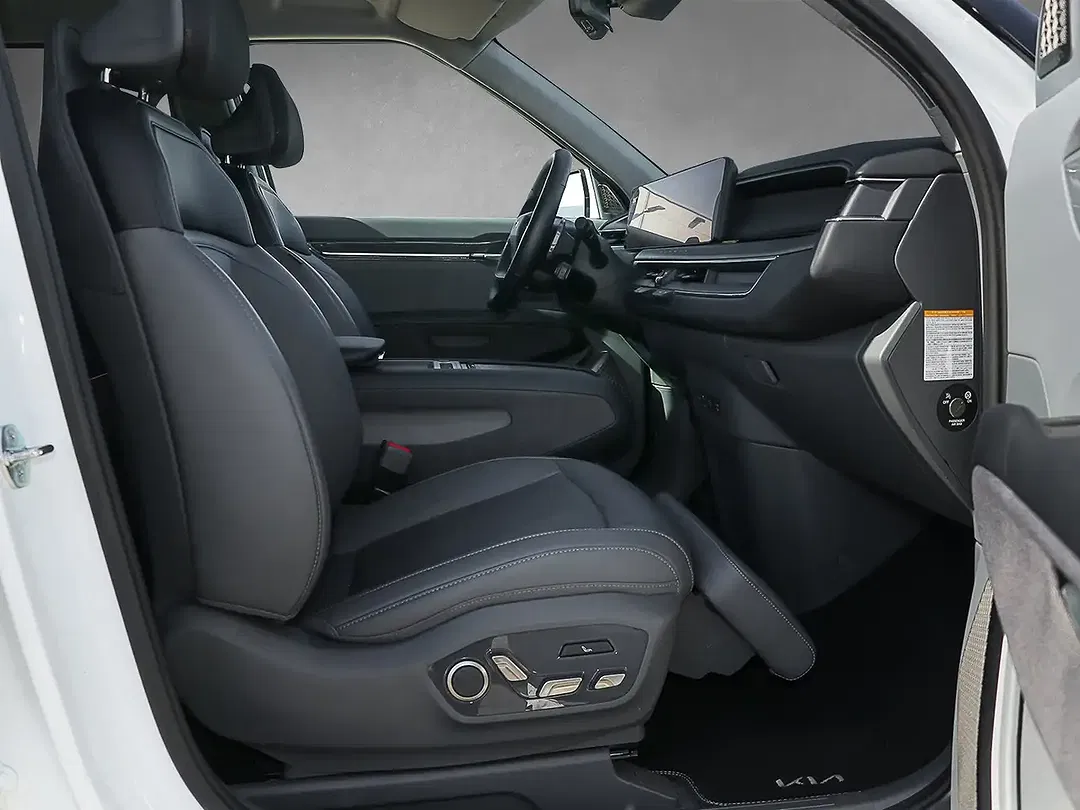 Kia EV9 - Thumbnail 6