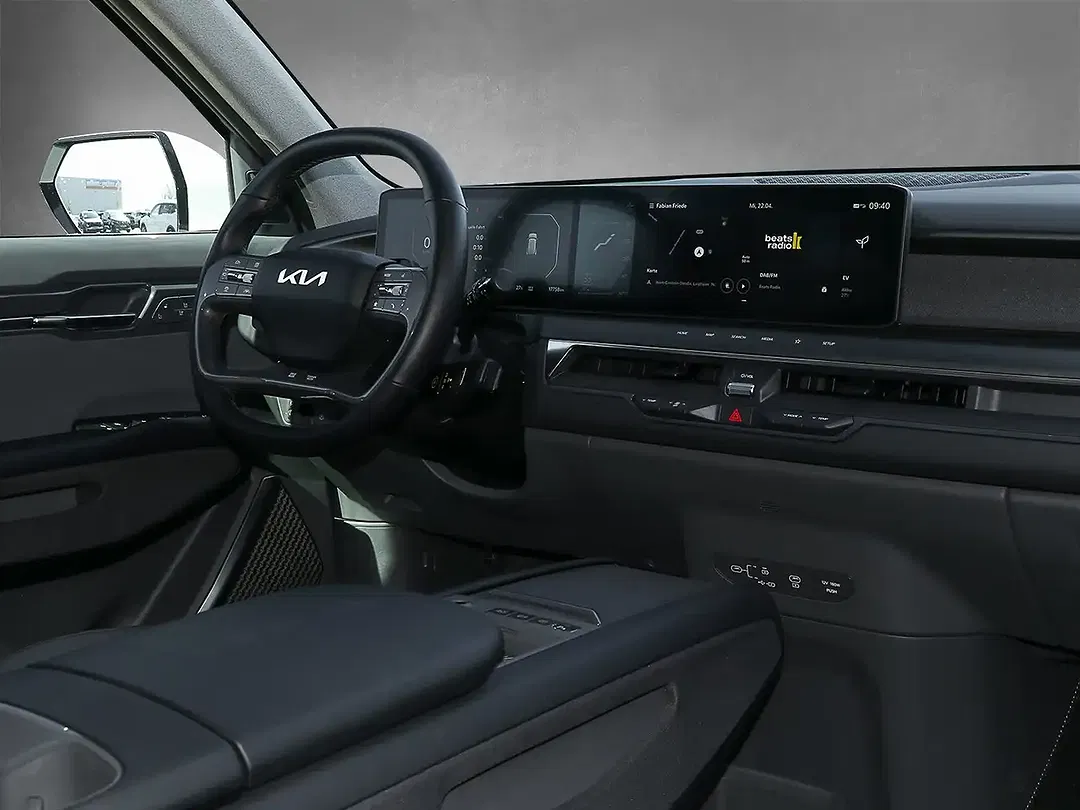 Kia EV9 - Thumbnail 7