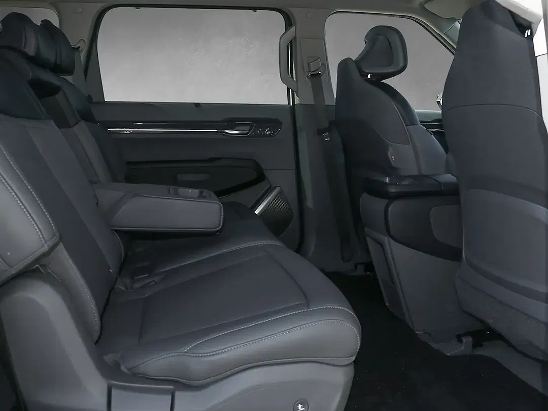 Kia EV9 - Thumbnail 8