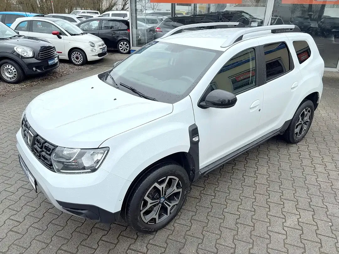 Dacia Duster Celebration - Thumbnail 3