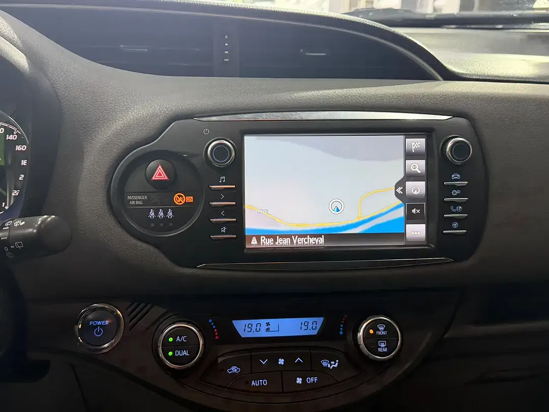 Toyota Yaris 1.5 Hybrid - Thumbnail 14