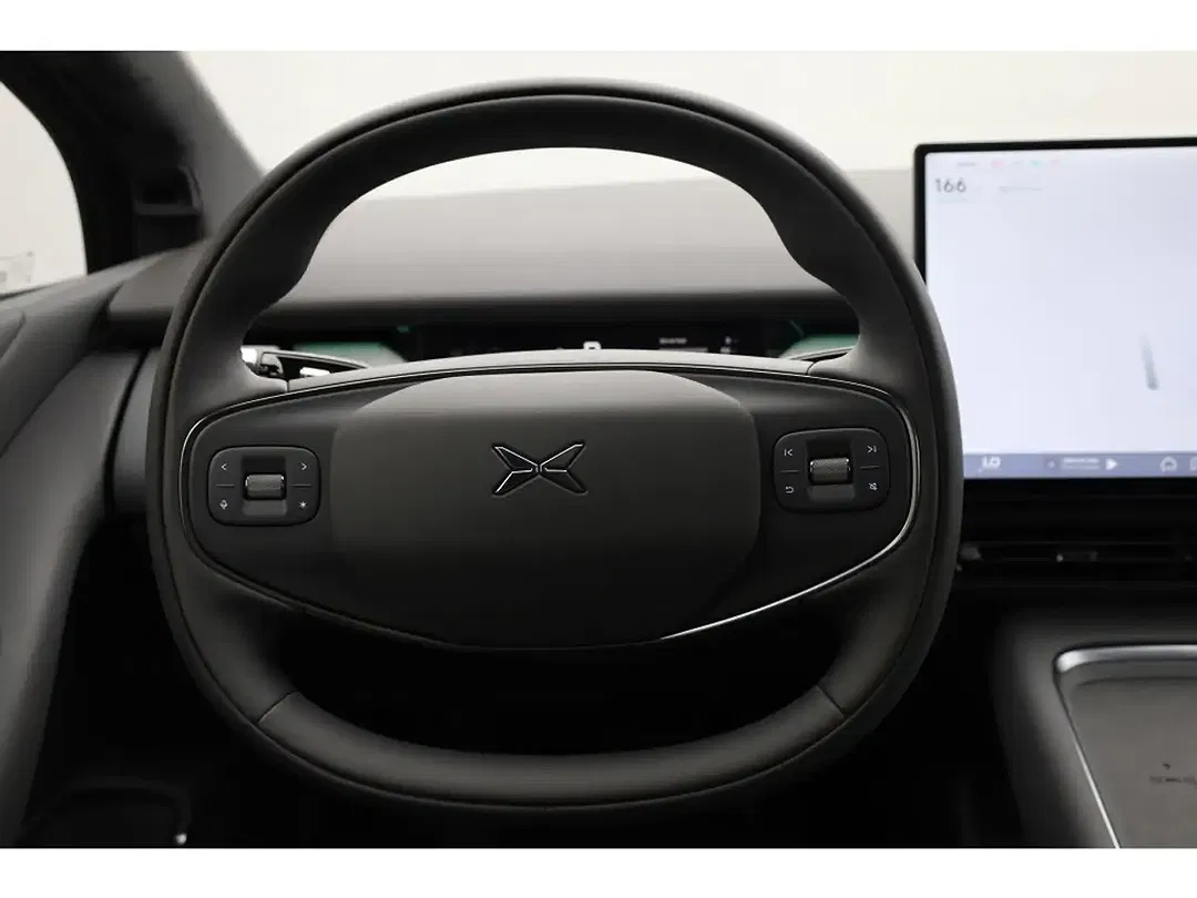 Xpeng P7 RWD Long Range - Thumbnail 19