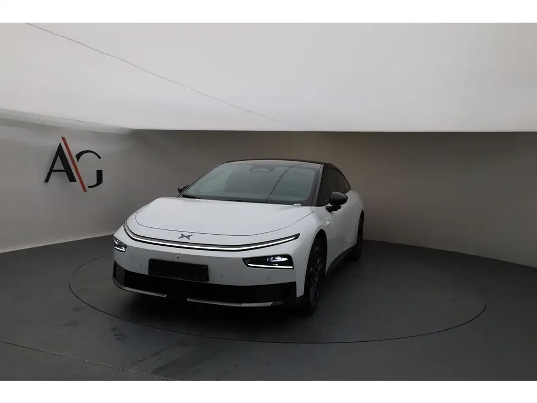 Xpeng P7 RWD Long Range - Thumbnail 8