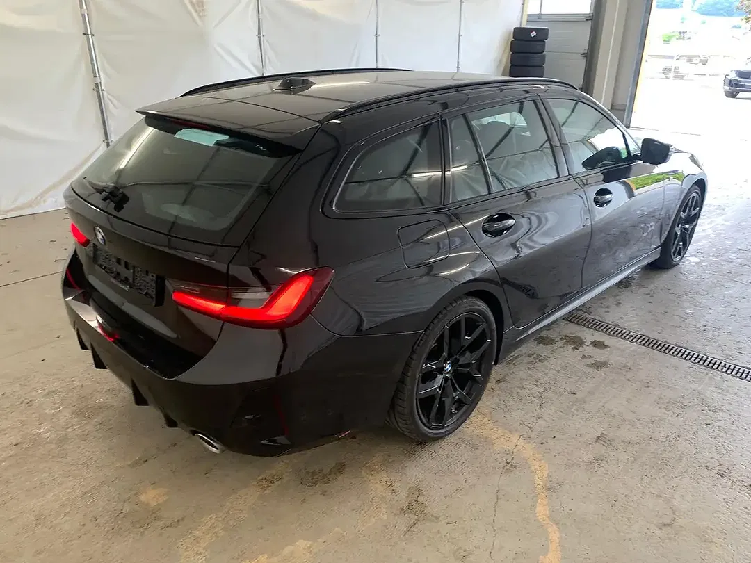BMW 320 xDrive M Sport - Thumbnail 3