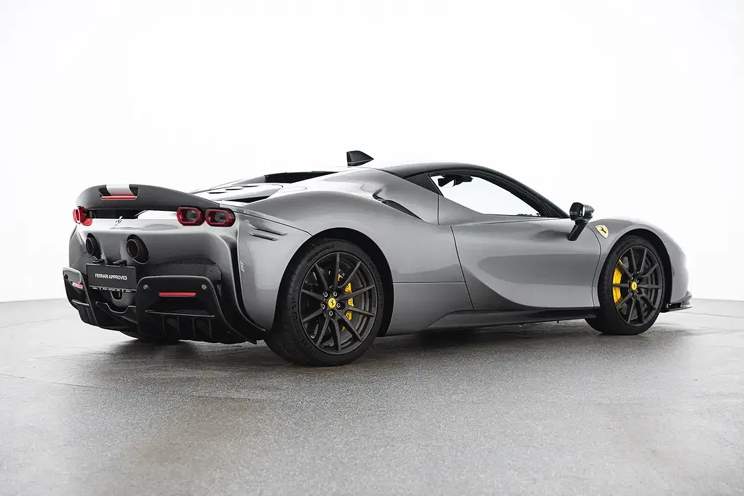 Ferrari SF90 Stradale PHEV - Thumbnail 5