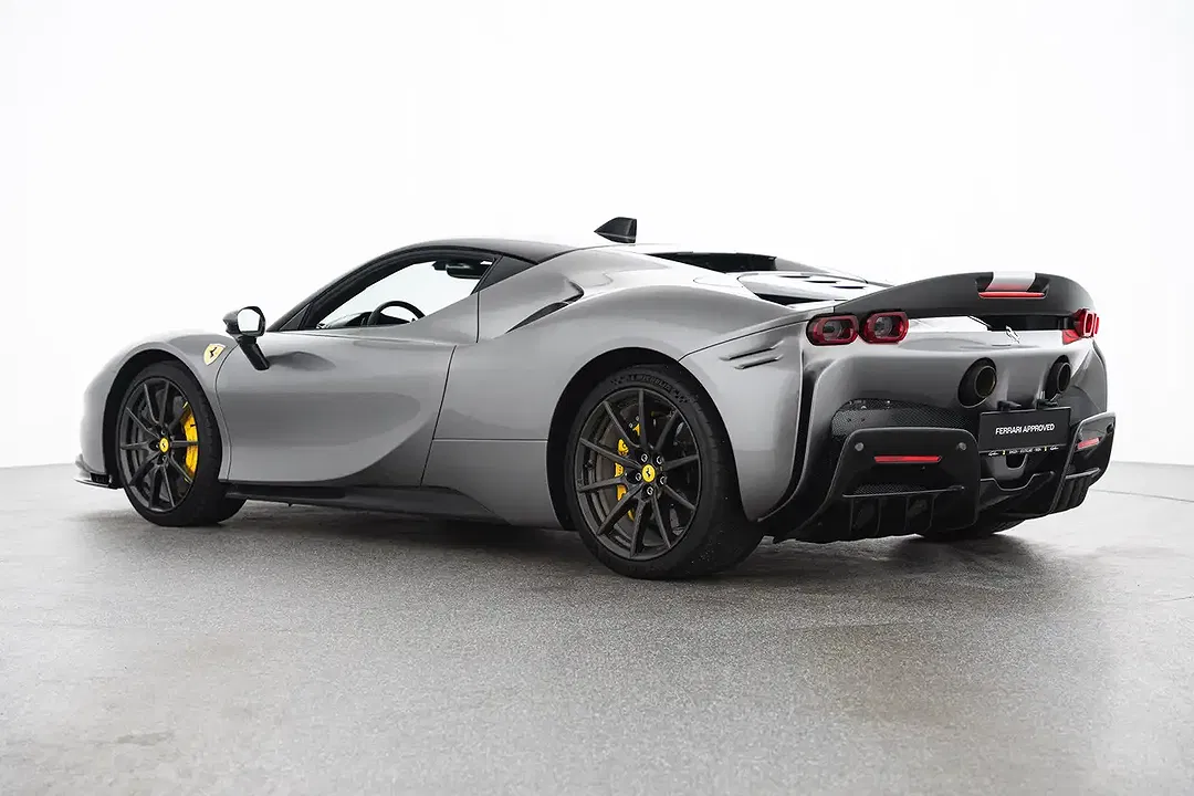 Ferrari SF90 Stradale PHEV - Thumbnail 7