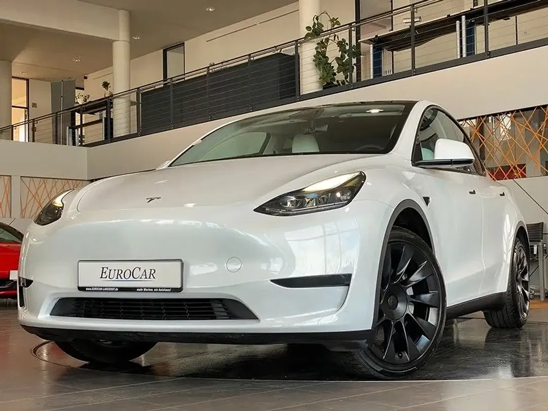 Tesla Model Y RWD - foto 1