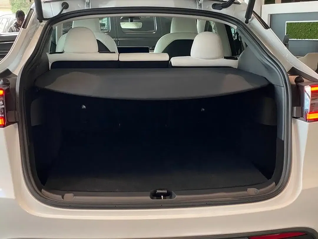 Tesla Model Y RWD - Thumbnail 14
