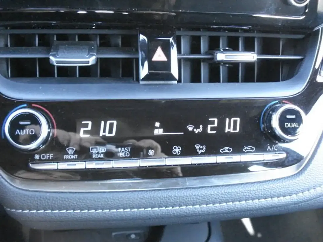 Toyota Corolla 1.2 Plus - Thumbnail 8