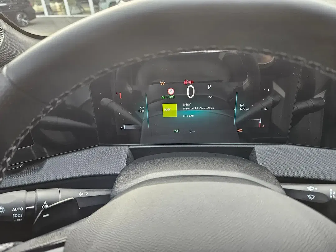 Opel Astra 1.2 Turbo GS - Thumbnail 14