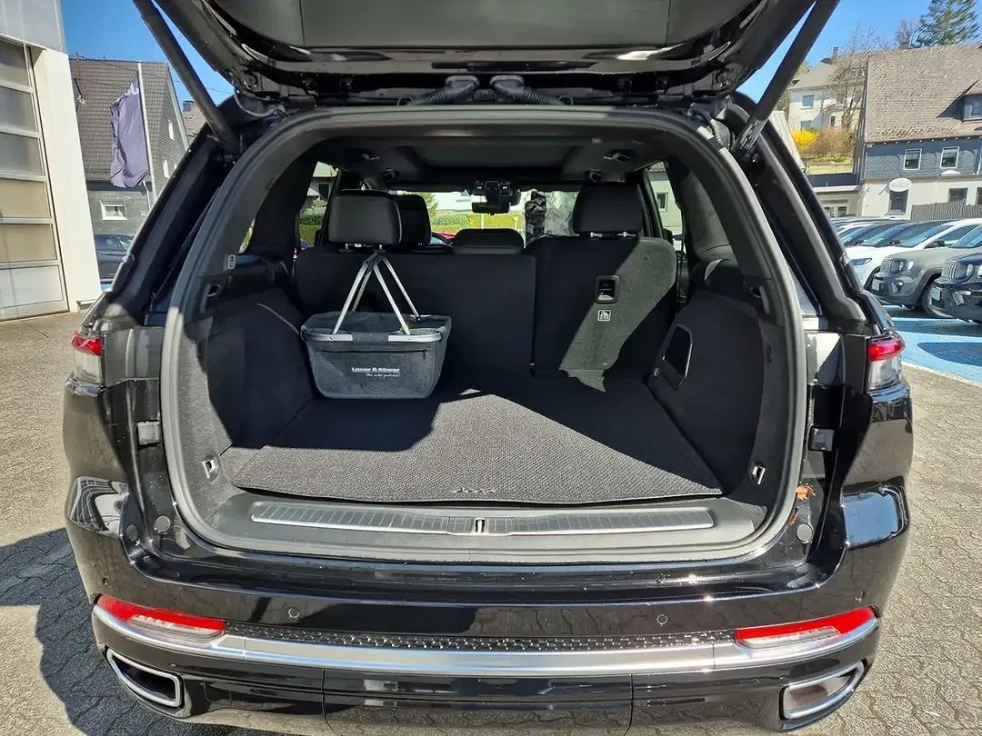 Jeep Grand Cherokee Summit - Thumbnail 8
