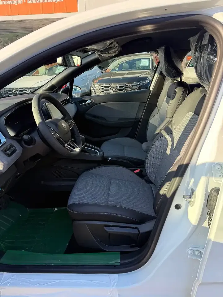 Renault Clio TCe AUT Techno - Thumbnail 9