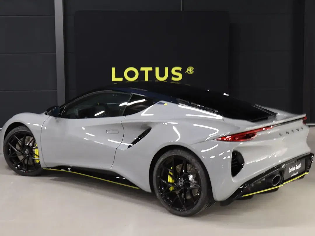Lotus Emira V6 SE - Thumbnail 3