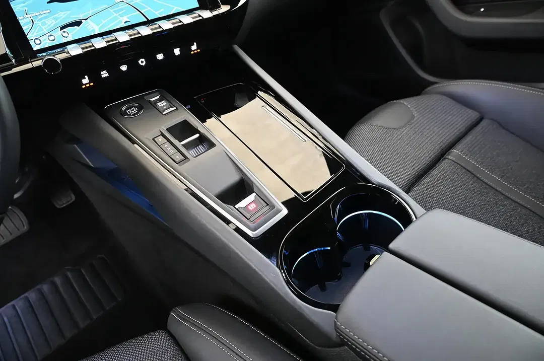 Peugeot 508 225 e-EAT8 PHEV Allure SW - Thumbnail 13