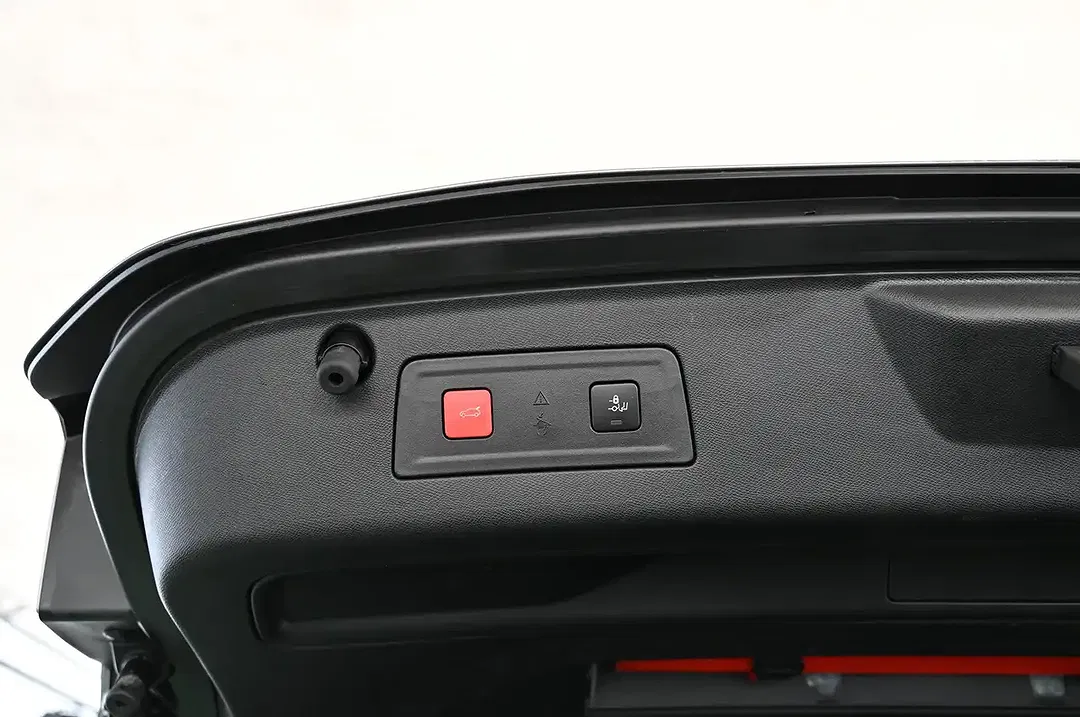Peugeot 508 225 e-EAT8 PHEV Allure SW - Thumbnail 36