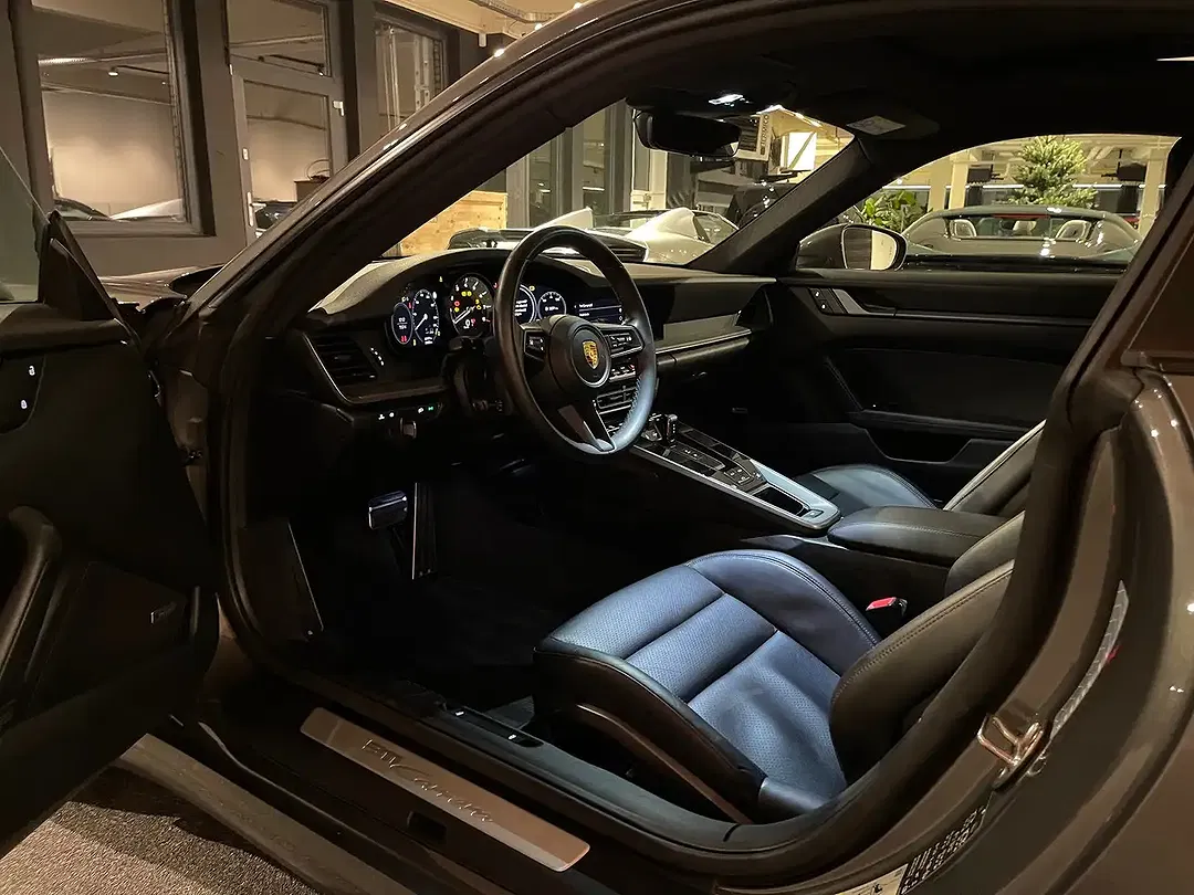 Porsche 992 PDK Carrera - foto 2