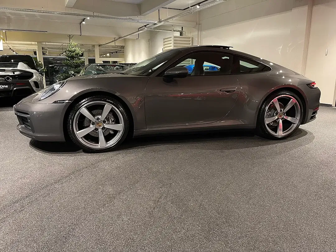 Porsche 992 PDK Carrera - Thumbnail 3