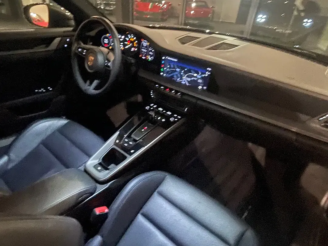 Porsche 992 PDK Carrera - Thumbnail 9