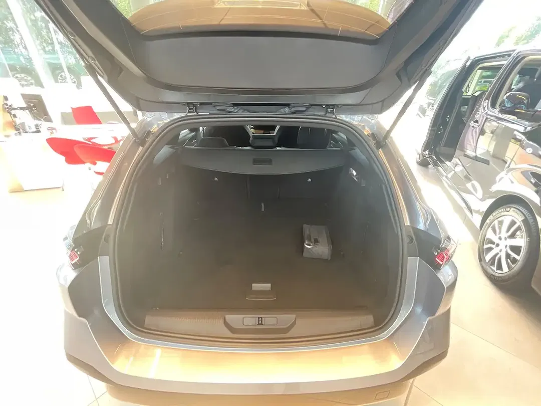 Peugeot 308 130 BlueHDi GT SW - Thumbnail 9