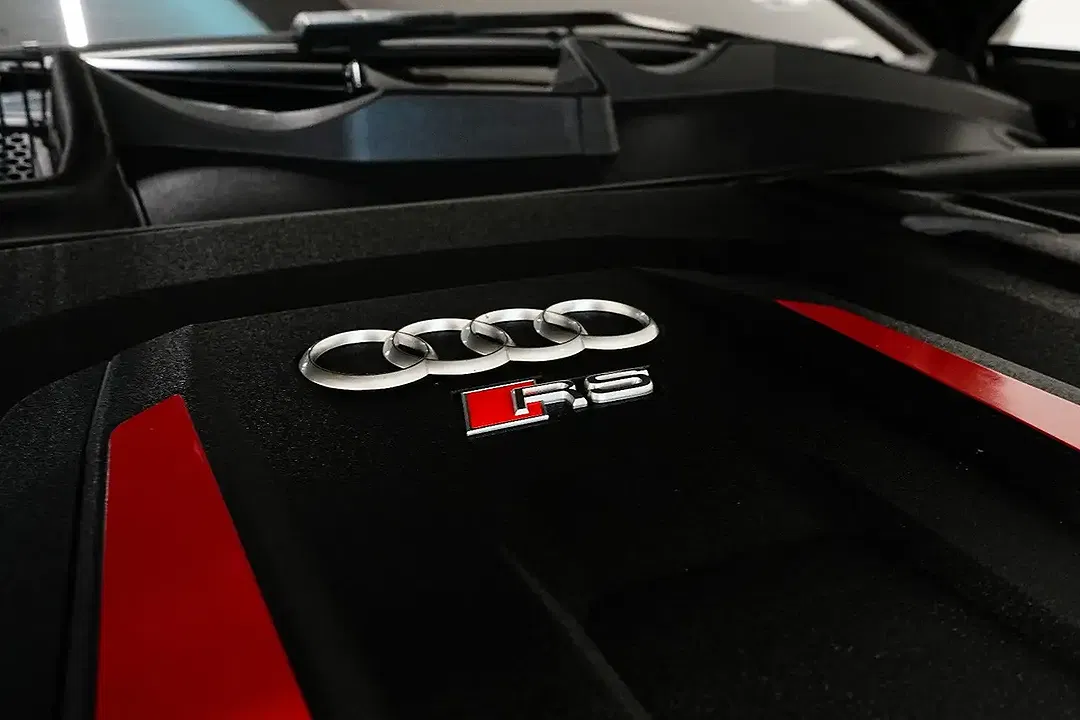 Audi RS Q8 - Thumbnail 3