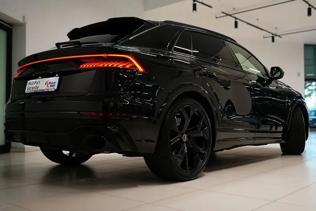 Audi RS Q8 - Thumbnail 4