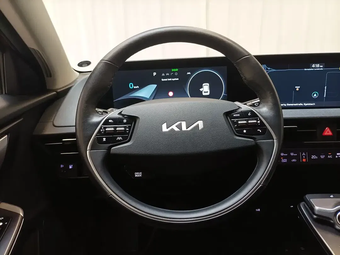 Kia EV6 - Thumbnail 10