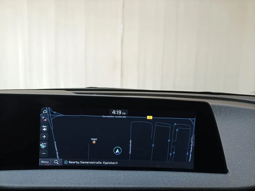 Kia EV6 - Thumbnail 11