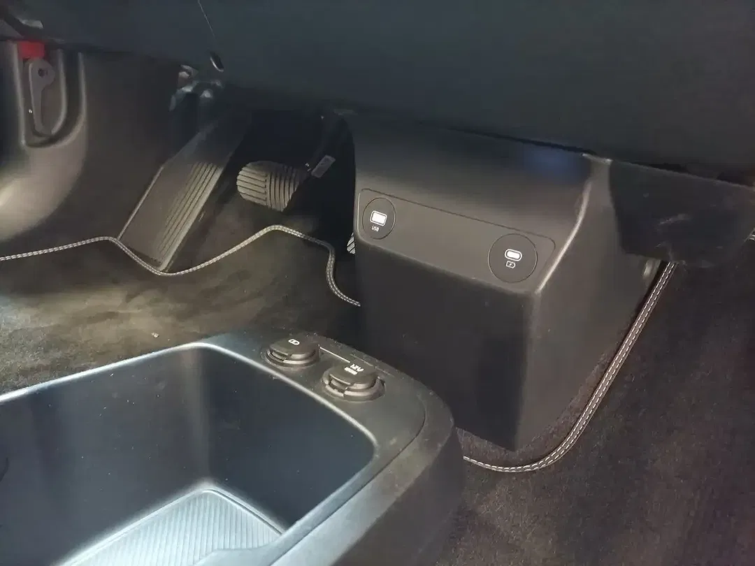 Kia EV6 - Thumbnail 13