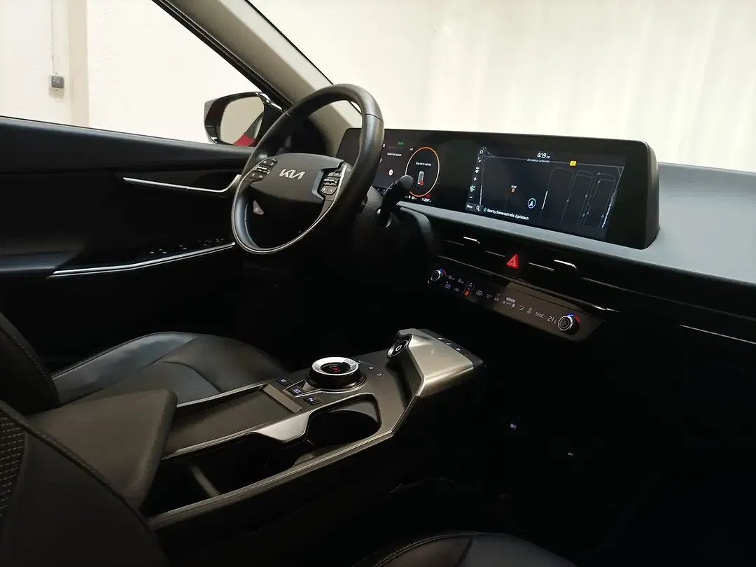 Kia EV6 - Thumbnail 14