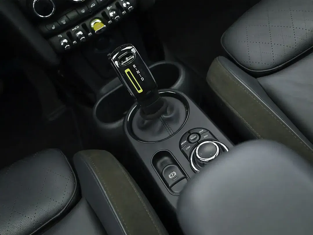 MINI Cooper SE - Thumbnail 17