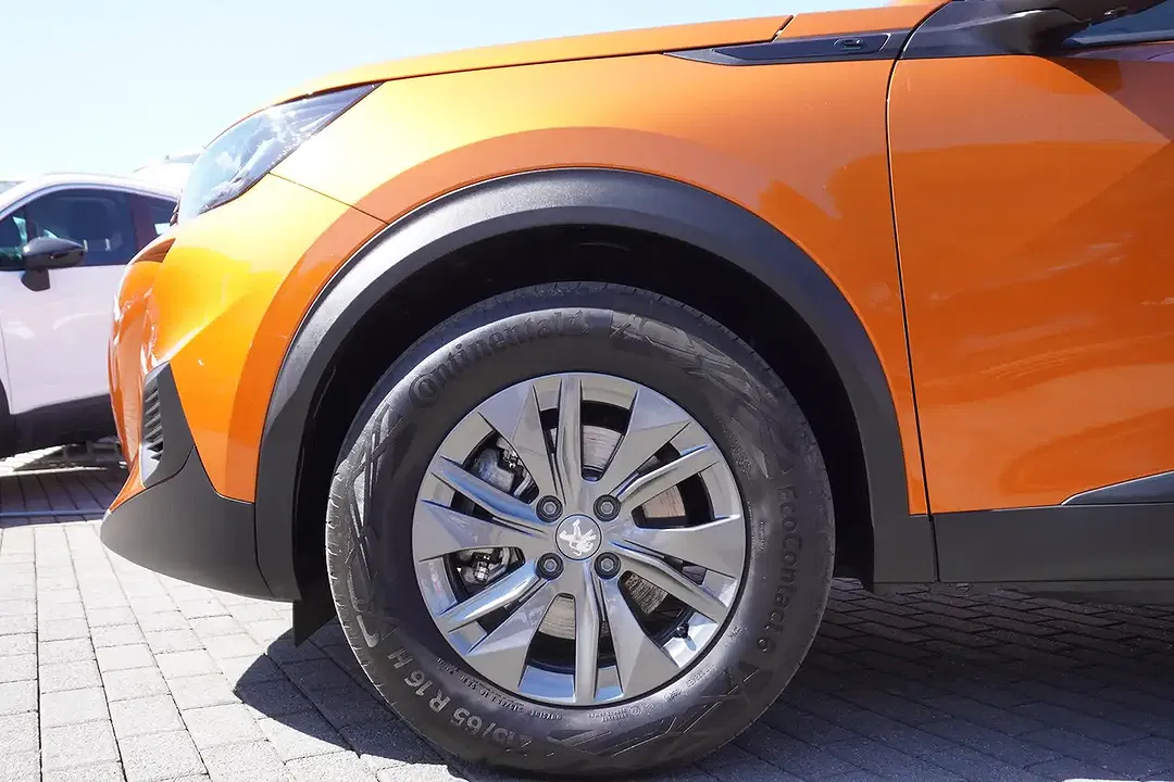 Peugeot 2008 AUT Active Pack - Thumbnail 9