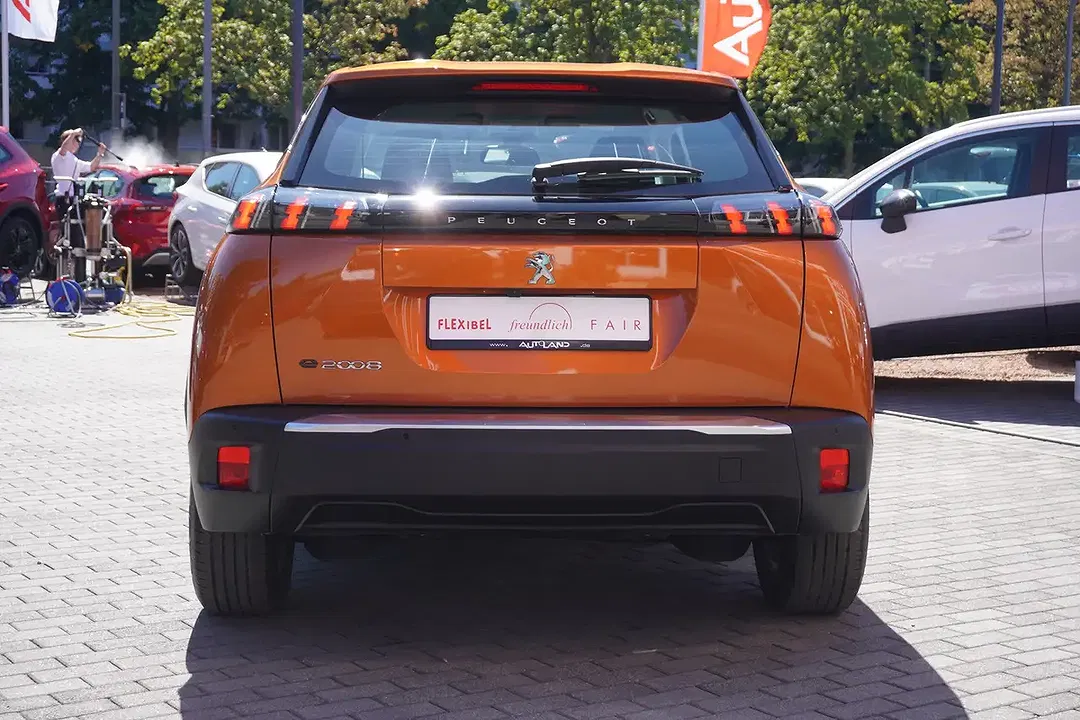 Peugeot 2008 AUT Active Pack - Thumbnail 4