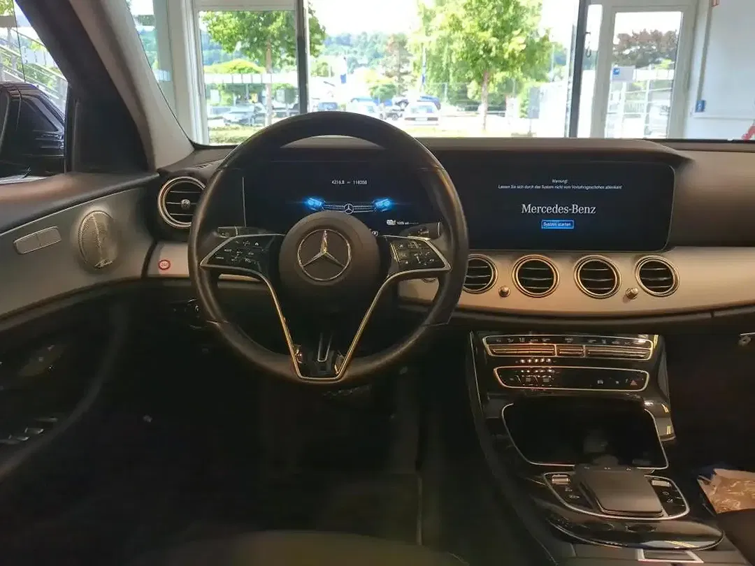 Mercedes-Benz E 300 4x4 - Thumbnail 9
