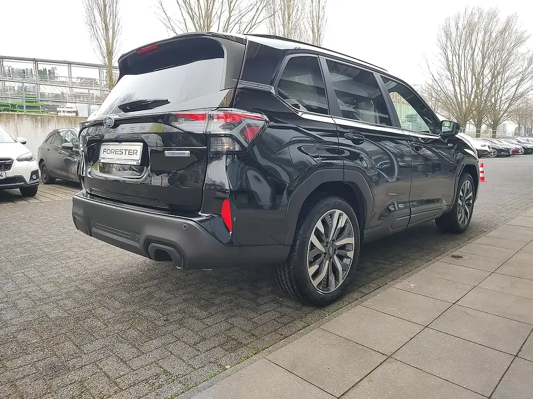 Subaru Forester 2.0 e-Boxer Platinum - Thumbnail 4