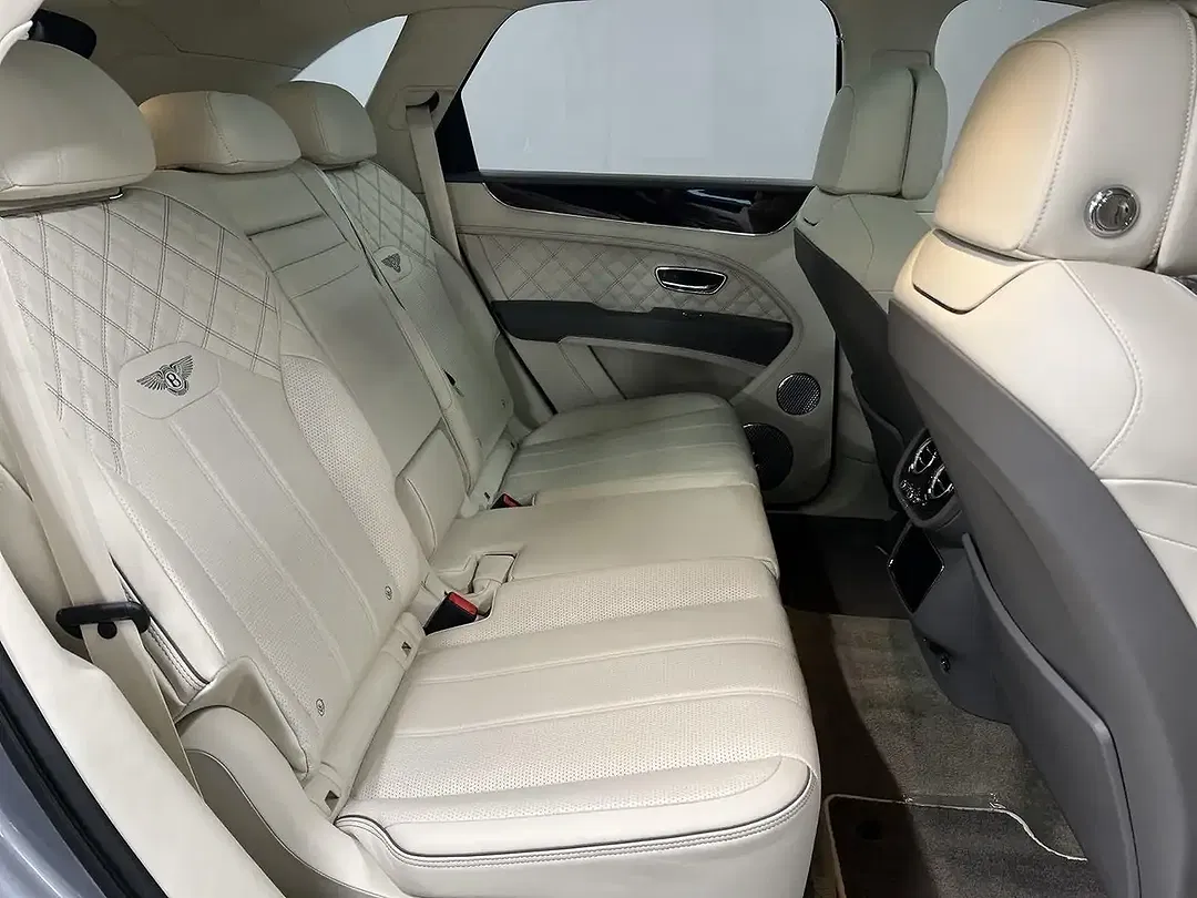 Bentley Bentayga 4.0 V8 First Edition Mulliner - Thumbnail 10