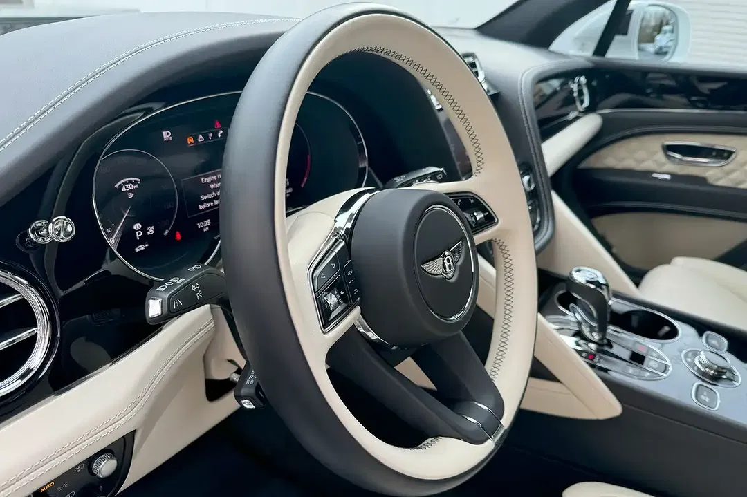 Bentley Bentayga 4.0 V8 First Edition Mulliner - Thumbnail 6